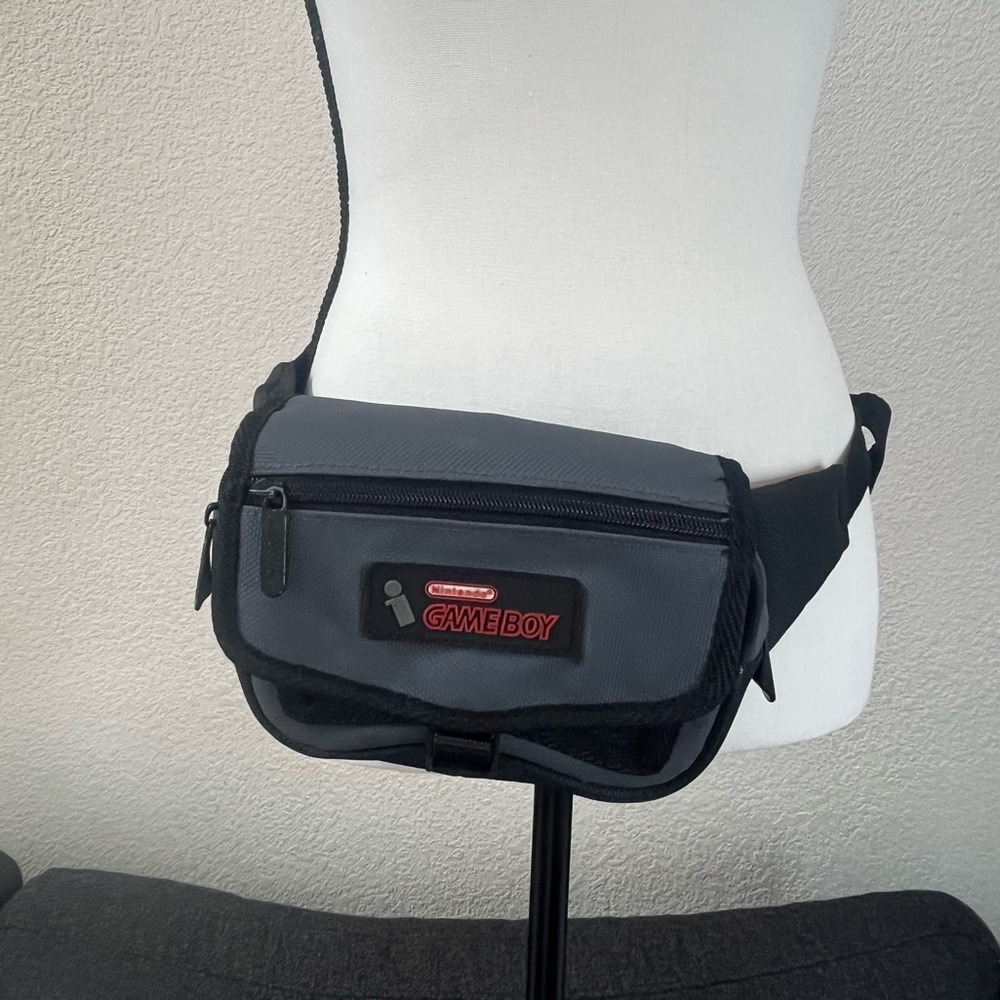 •Original Interact Nintendo Game Boy Fanny Pack•